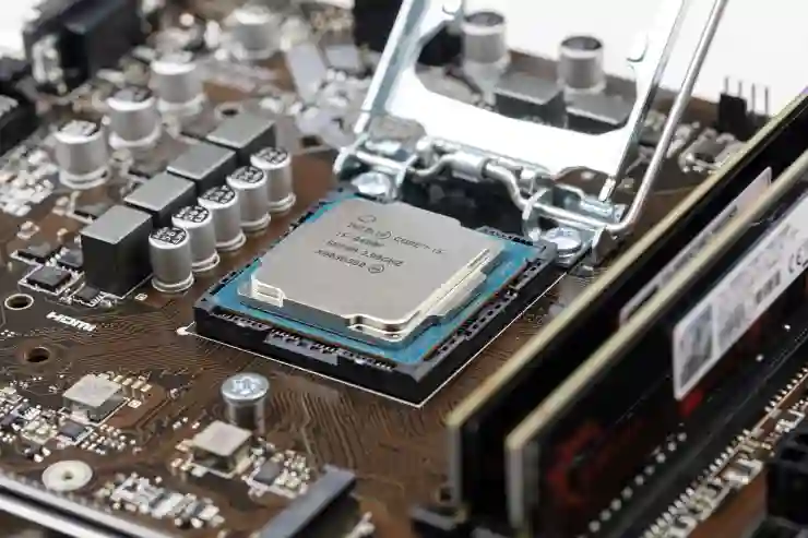 컴퓨터 부품 램 모니터 CPU 메인보드 메모리 케이블 용어 설명